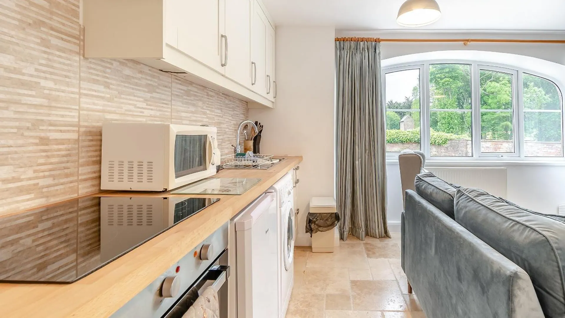 Mays - Uk43788 Sewerby